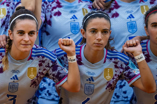 Teresa Abelleira and Aitana Bonmati of Spain pose for a