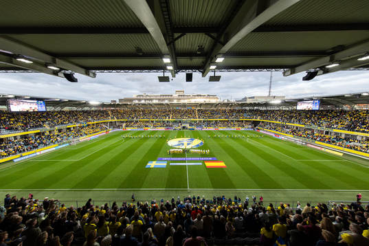 Players of Sweden and of Spain