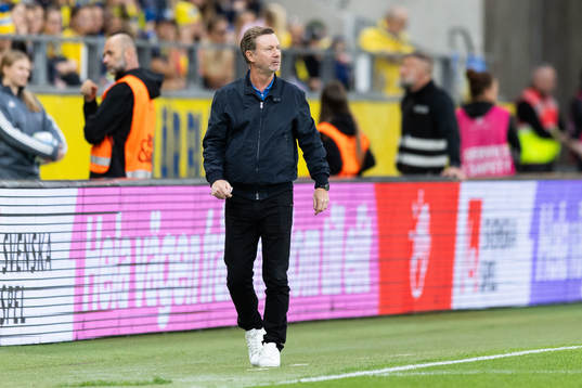 Head coach Peter Gerhardsson of Sweden