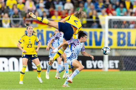 Magdalena Eriksson of Sweden and Lucía García Córdoba of