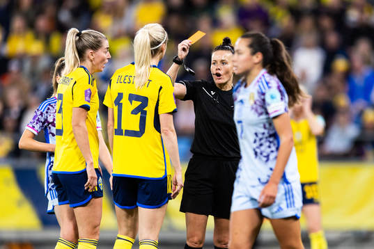Amanda Ilestedt of Sweden receives a red card