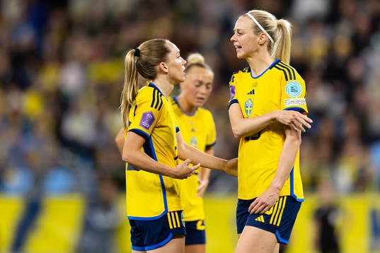Amanda Ilestedt of Sweden reacts