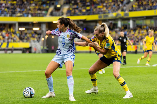 Irene Guerrero of Spain and Linda Sembrant