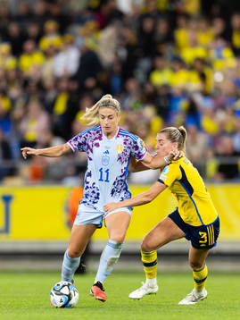 Alexia Putellas  of Spain and Linda Sembrant of Sweden