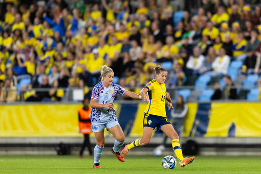 Alexia Putellas of Spain and Filippa Angeldahl of Sweden