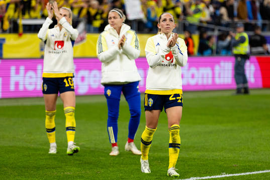 Elin Rubensson of Sweden look dejected