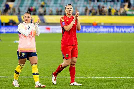 Johanna Rytting Kaneryd and goalkeeper Zecira Musovic of