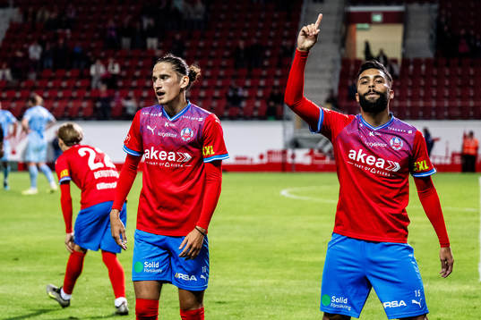Helsingborgs Ervin Gigovic och Amin Al-Hamawi jublar