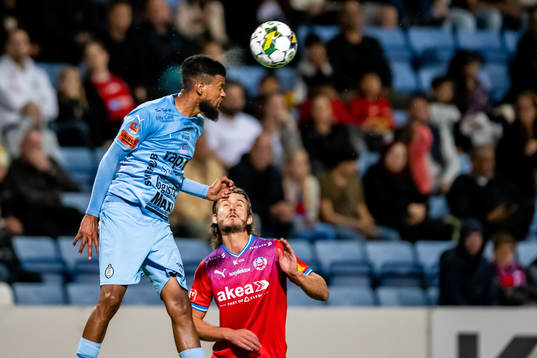 AFC Eskilstunas Yagan Sasman och Helsingborgs Wilhelm Loeper