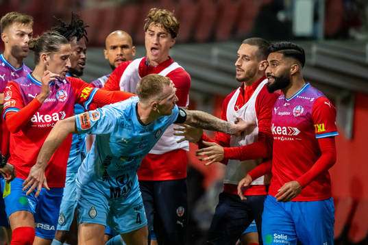 AFC Eskilstunas Jesper Modig i bråk med Helsingborgs Arian