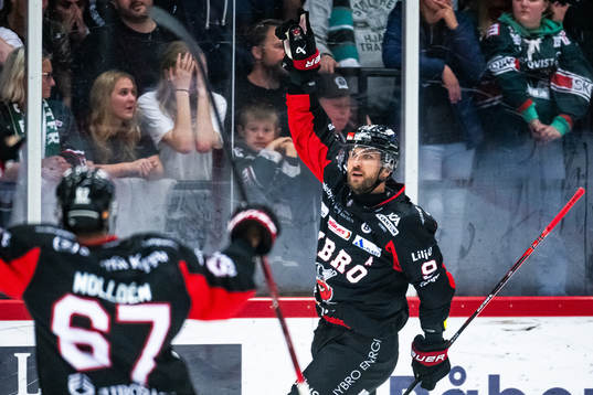 Nybros Eero Savilahti jublar