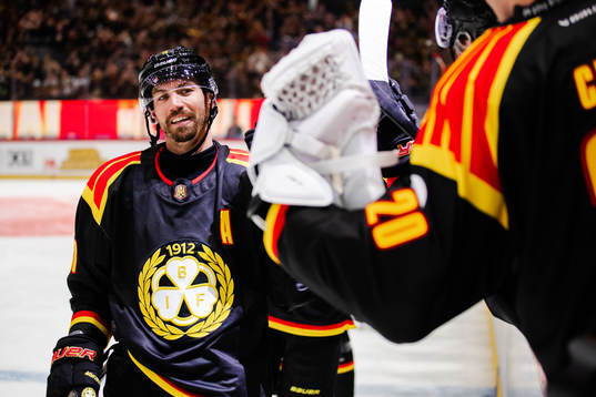 Brynäs Anton Rödin jublar