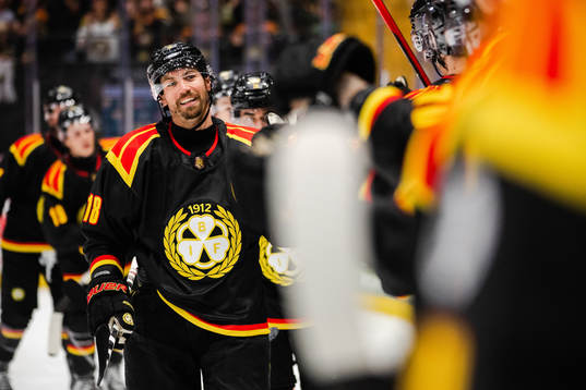 Brynäs Anton Rödin jublar