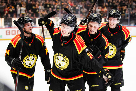 Brynäs Linus Lindblom jublar