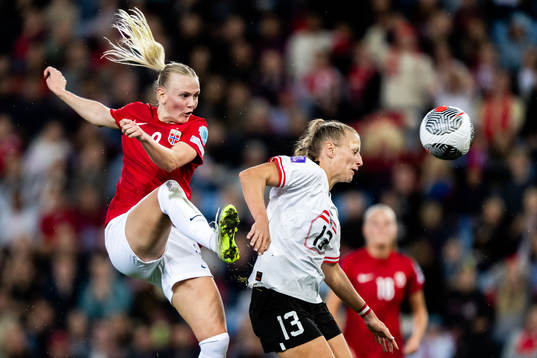 Bläddra bland fler bilder av Football, Nations League, Norway - Austria