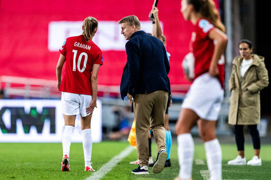 Caroline Graham Hansen and head coach Leif Gunnar Smerud of