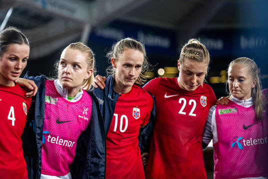 Caroline Graham Hansen and Sophie Román Haug of Norway