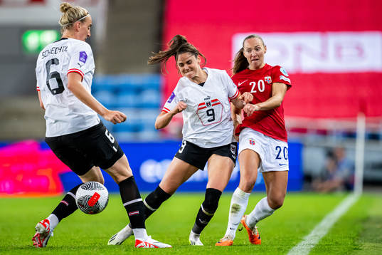 Sarah Zadrazil of Austria and Marit Bratberg Lund of Norway