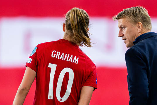 Caroline Graham Hansen and head coach Leif Gunnar Smerud of