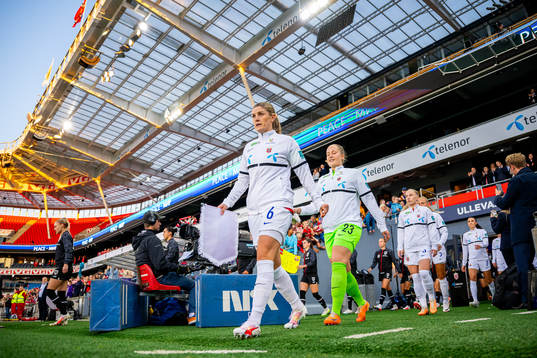 Maren Mjelde of Norway enters the pitch
