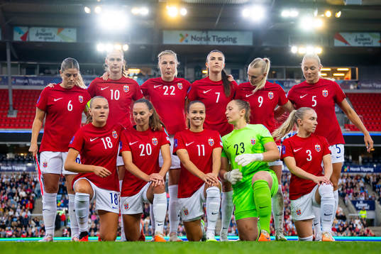 The starting eleven of Norway pose for a team photo