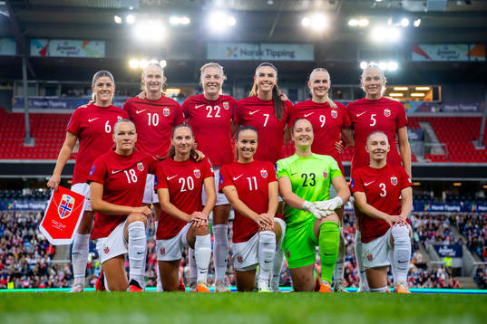 The starting eleven of Norway pose for a team photo