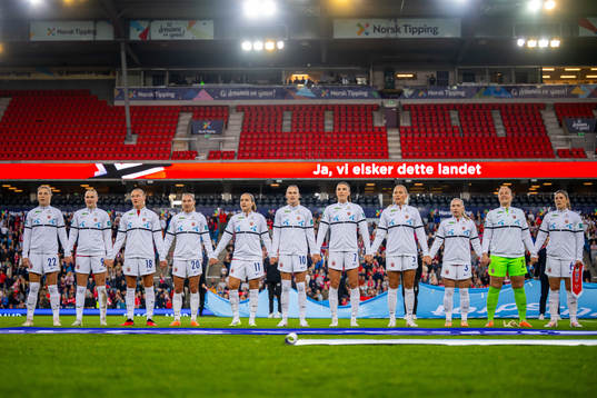 Players of Norway line up