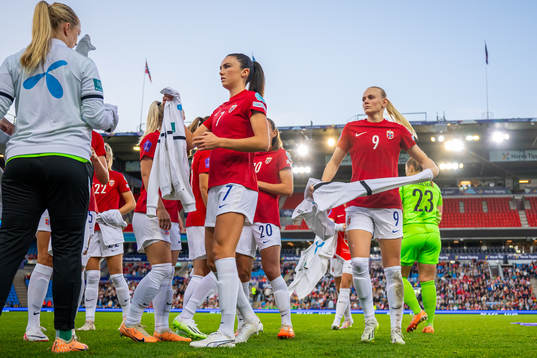 Ingrid Syrstad Engen and Karina Sævik of Norway