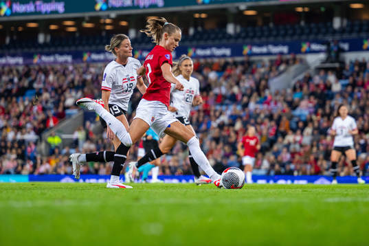 Verena Hanshaw of Austria and Caroline Graham Hansen of
