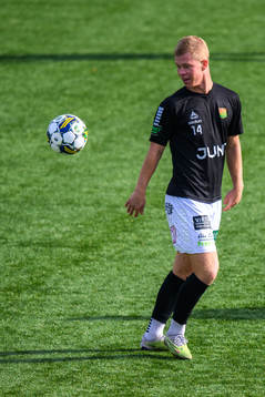 GAIS Filip Gustafsson värmer upp