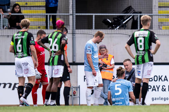 Gefles Niclas Håkansson har ont
