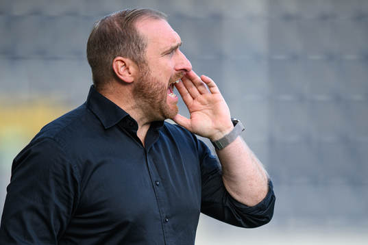 Gefles tränare Mikael Bengtsson reagerar