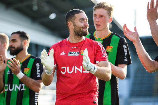 GAIS Målvakt Mergim Krasniqi jublar