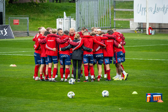 Östers spelare samlas
