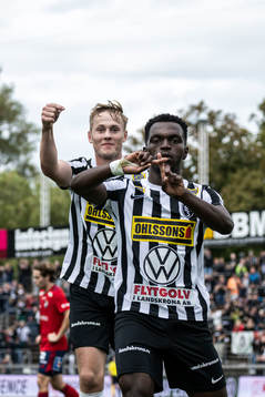 Landskronas Jesper Strid och Kofi Asare jublar