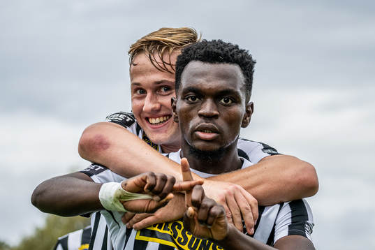 Landskronas Jesper Strid och Kofi Asare jublar