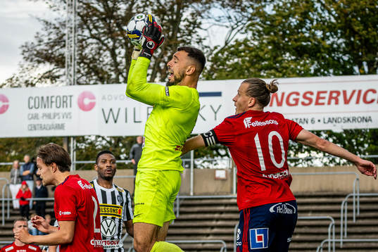 Landskronas målvakt Amr Kaddoura och Östers Jesper