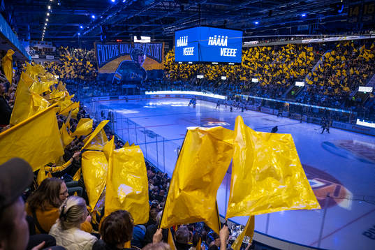 Vy över tifo när spelarna gör entré