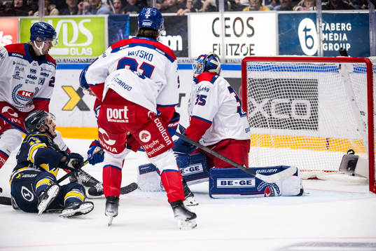 HV71s Isac Brännström gör 2-0