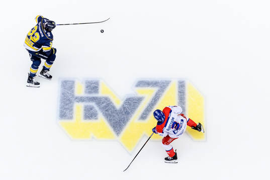 HV71s Måns Lindbäck och Oskarshamns Niclas Burström