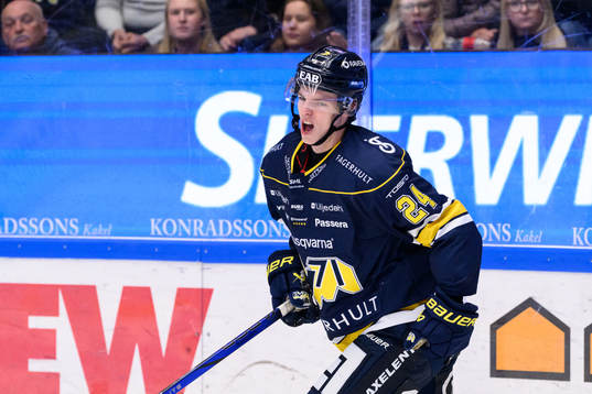 HV71s Oscar Fisker Molgaard har ont