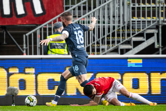 Malmö FFs Pontus Jansson och Degerfors Diego De Jesus