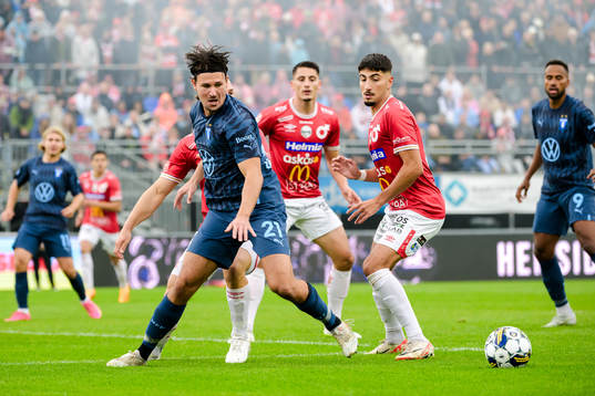 Malmö FFs Stefano Vecchia och Degerfors Peter Gwargis