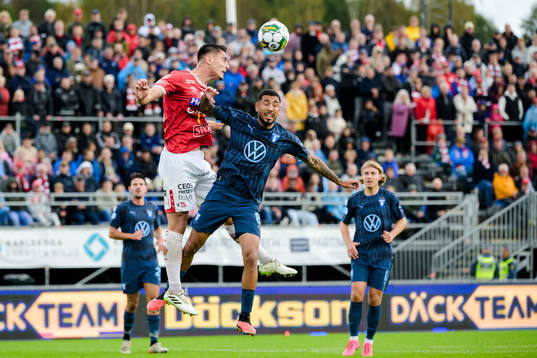 Degerfors Seid Korac ich Malmö FFs Sergio Pena