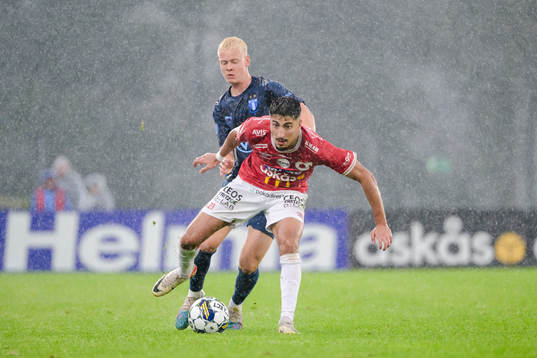 Malmö FFs Sebastian Nanasi och Degerfors Peter Gwargis