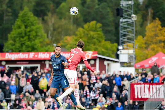 Malmö FFs Isaac Kiese Thelin och Degerfors Gustav Granath