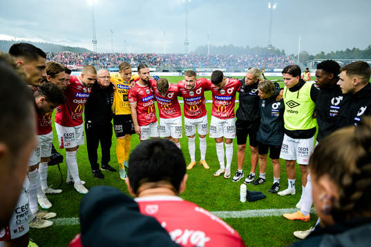 Degerfors Christos Gravius med lagkamrater