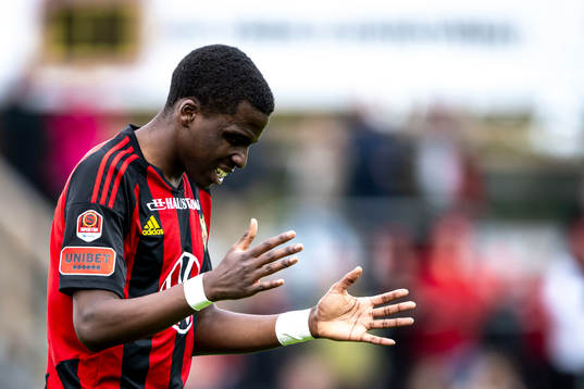 Östersunds Calvin Kabuye deppar