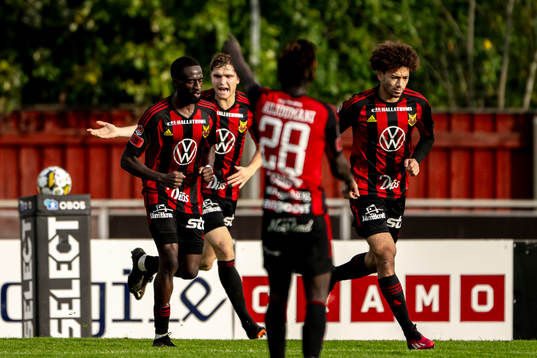 Östersunds Mansour Sinyan jublar