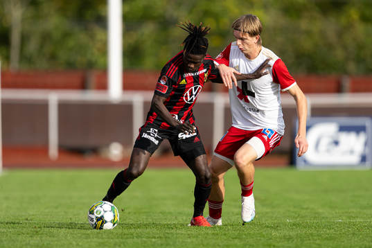 Östersunds Yannick Armel Assiedou Adjoumani och Skövde